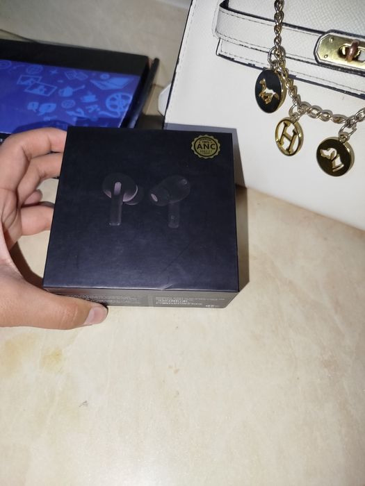 Air pods pro 2 sotiladi!!!