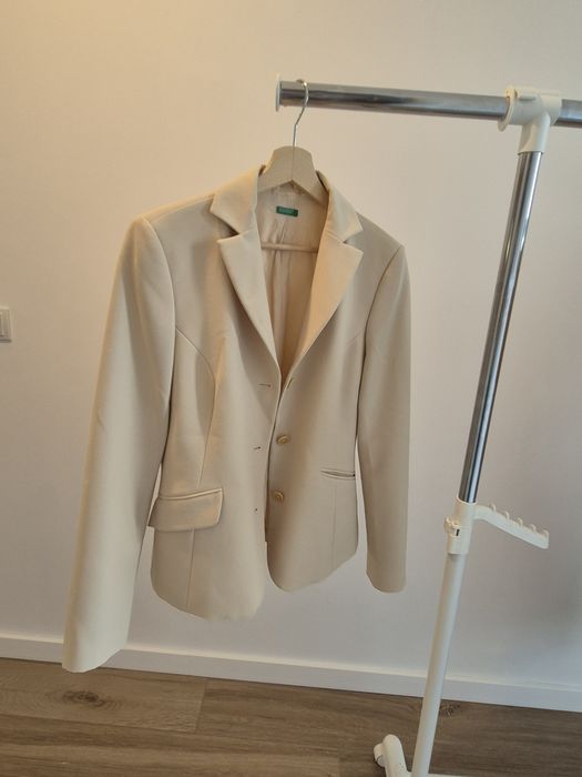 Sacou United Colors of Benetton impecabil mărime M / 42 cambrat