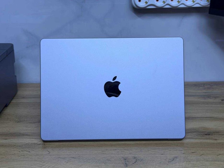 Macbook Pro M3 14 inch srochna