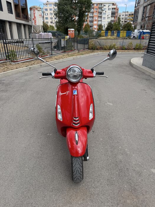 Vespa Primavera Product Red 2021 50cc