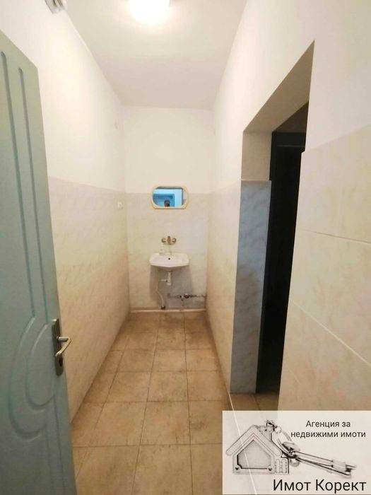 Дава се под наем Офис в Асеновград - 30 кв.м за 150 € - Снимка #5