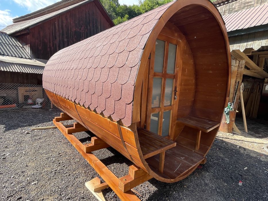 Saună tip butoi pentru exterior