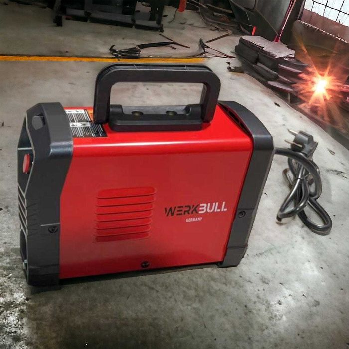 НЕМСКИ Инверторен Електрожен 400А WerkBull дисплей и куфар 7 подаръка