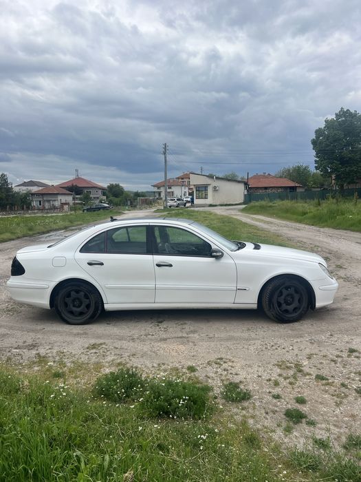 Mercedes-Benz E 220