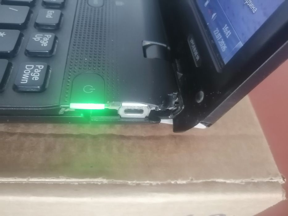 Noutbuk SONY VAIO sotiladi