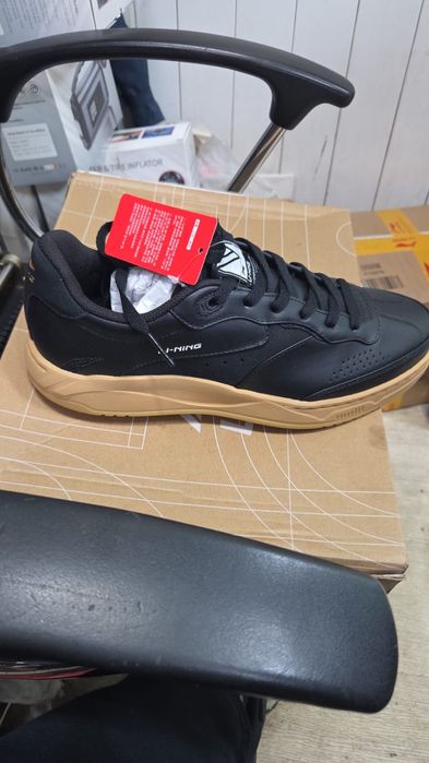 Кроссовк  lining оригинал