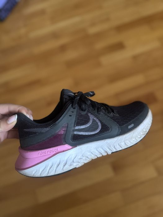 Nike Legend React 38