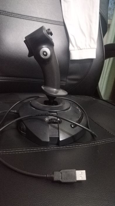 Joystick pentru jocuri retro cu avioane