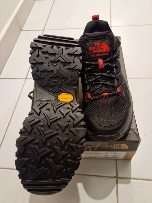 Дамски трекинг маратонки The North Face , номер 38,чисто нови с кутия