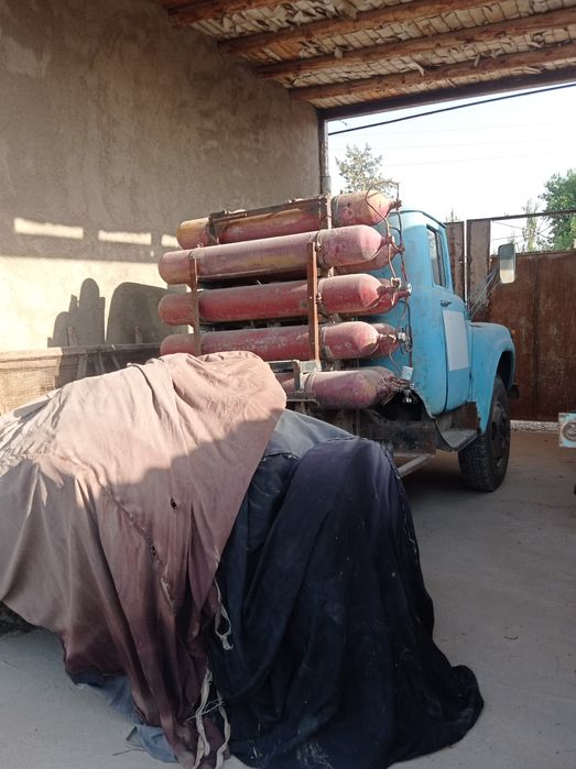 Zil 130 v1 holati yaxshi