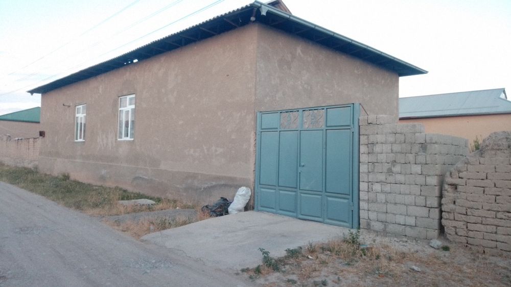 Hovli srochna sotiladi 11 sotix,