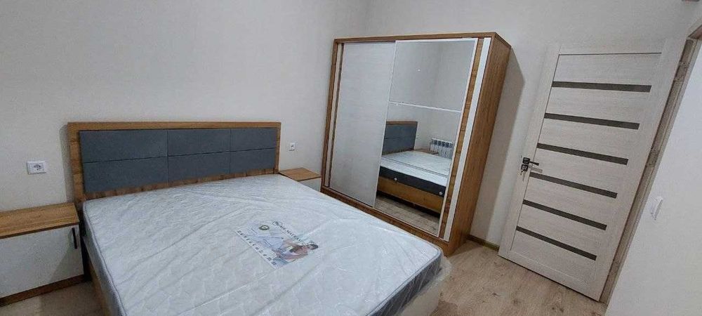 Arenda Yunusobod manzara xaytaun moll  ful komplekt apartment 

2/1/9
