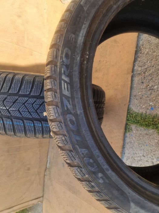 2 Pirelli R19 225/45 Зимни гуми  DOT2620