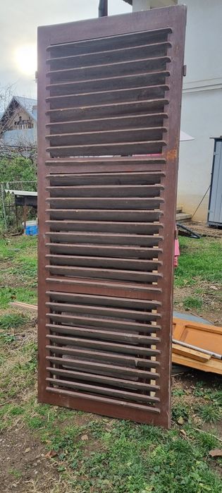 Vand usa intrare si usi si obloane pt terasa lemn masiv