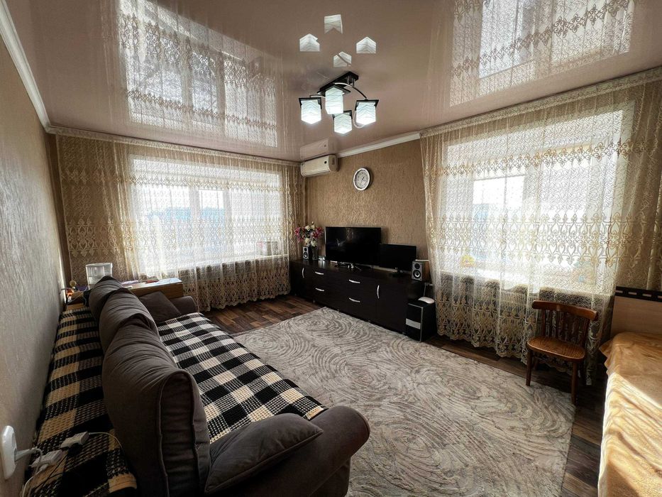 Продам малосемейку на Урицкого