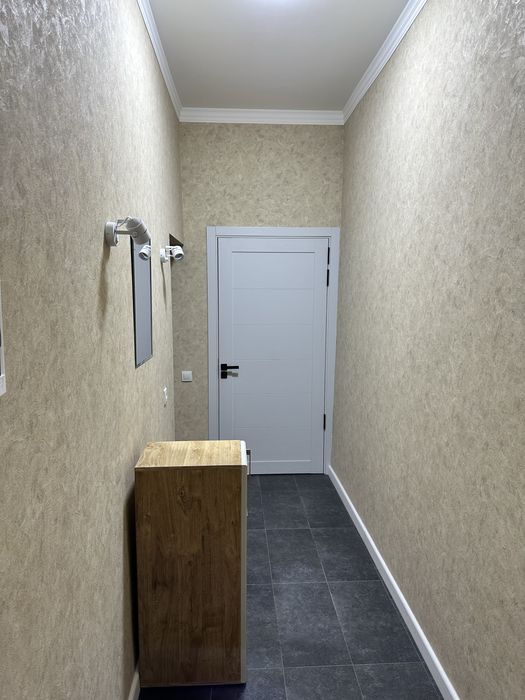 Продаётся  2-комнатная квартира на дворце г. Чирчик