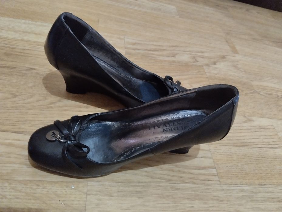 продам женские туфли