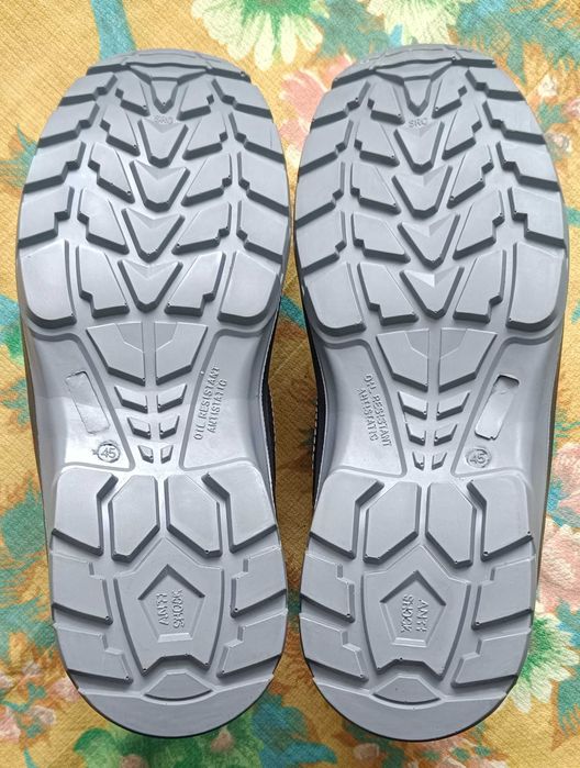 Маратонки NEW BALANCE 327 и работни обувки с метални бомбета. Нови.