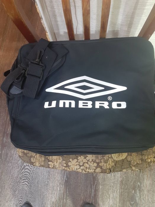 Продаю сумку UMBRO.