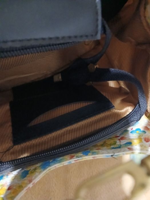 Чанта на цветя LV