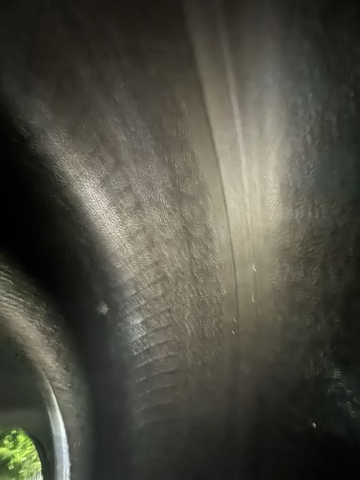 Резина Pirelli есть боковой порез