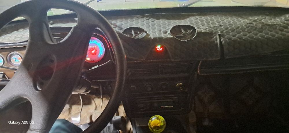 Продаётся жыгули Ваз 2106