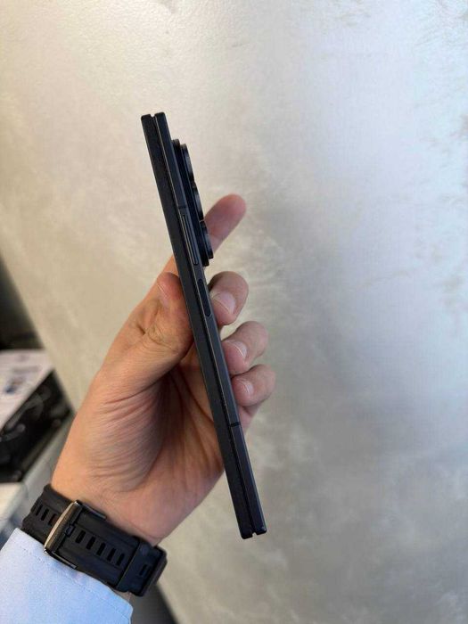 продается SAMSUNG Z FOLD 7 black  12/256