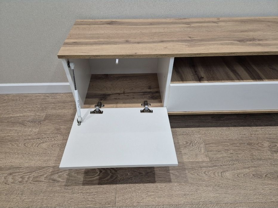 Продам ТВ тумба напольная 160х50х35