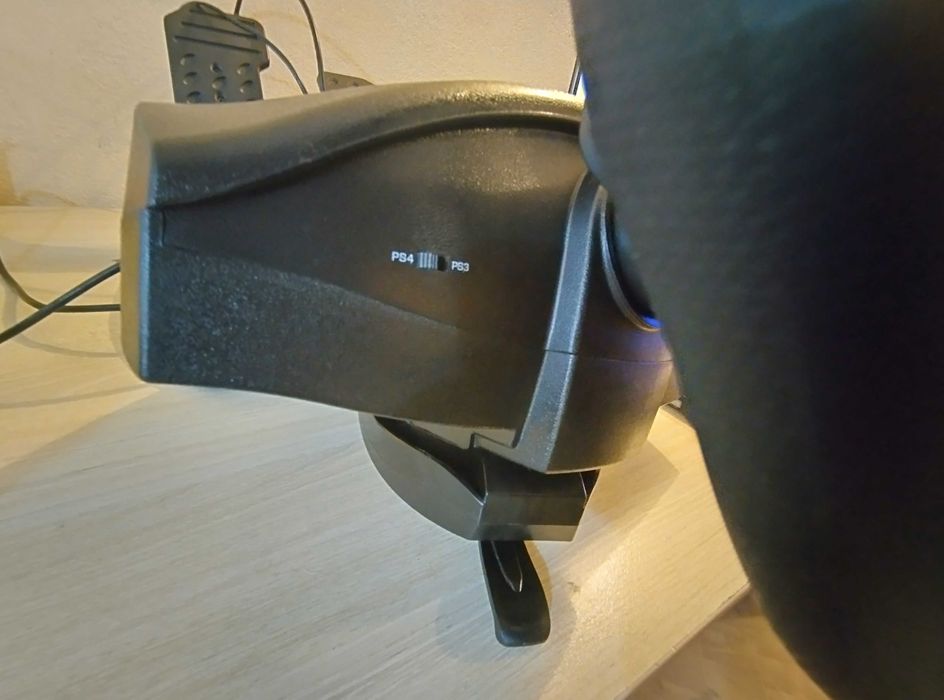 Thrustmaster T80 волан + педали | За PS4 / PS3 | Отлично състояние