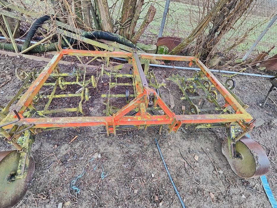 Cadru combinator romanesc