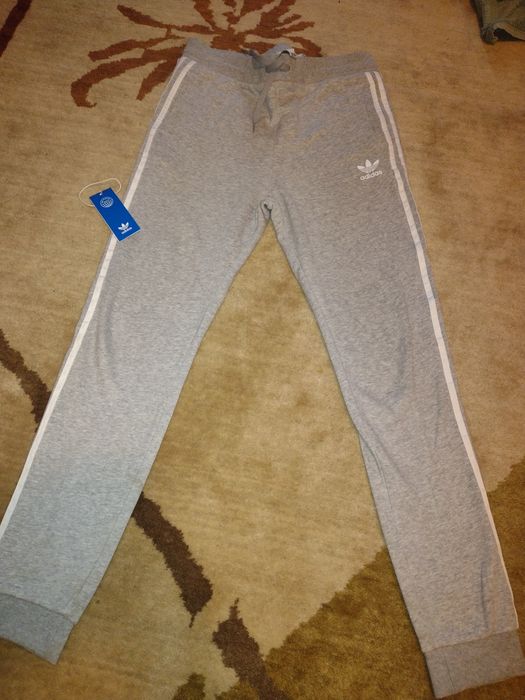 Adidas pantaloni trening mărimea 176 gri