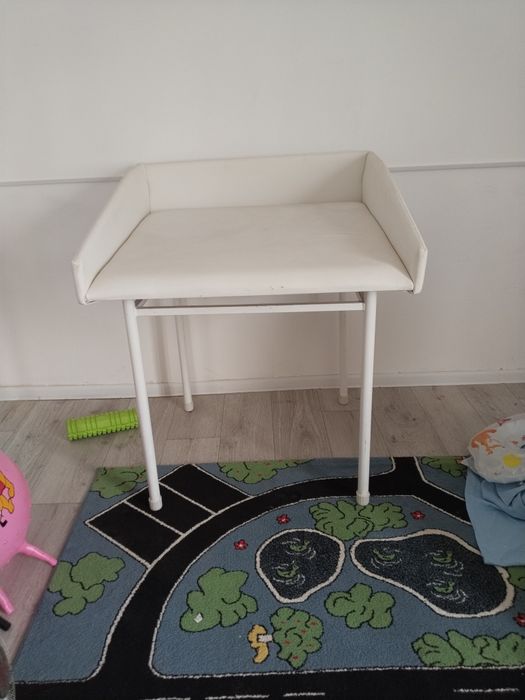 Пеленальный стол