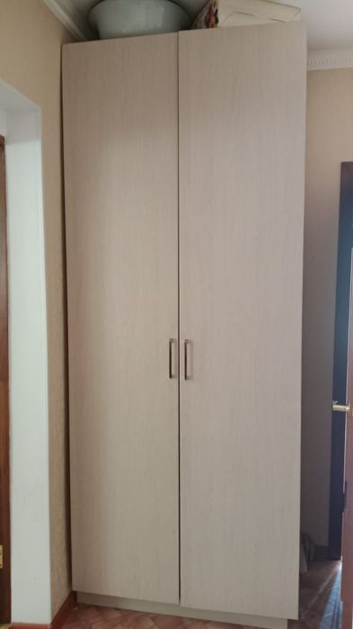 Продам шкафы и диван