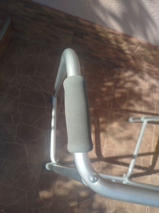 Cadru de mers fix din aluminiu, reglabil pe înălțime – Ortopedica