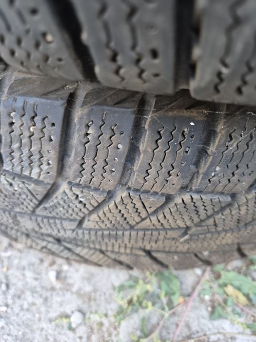 Продам 215/60R16