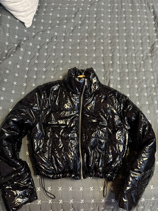 Чисто ново дамско късо яке лак