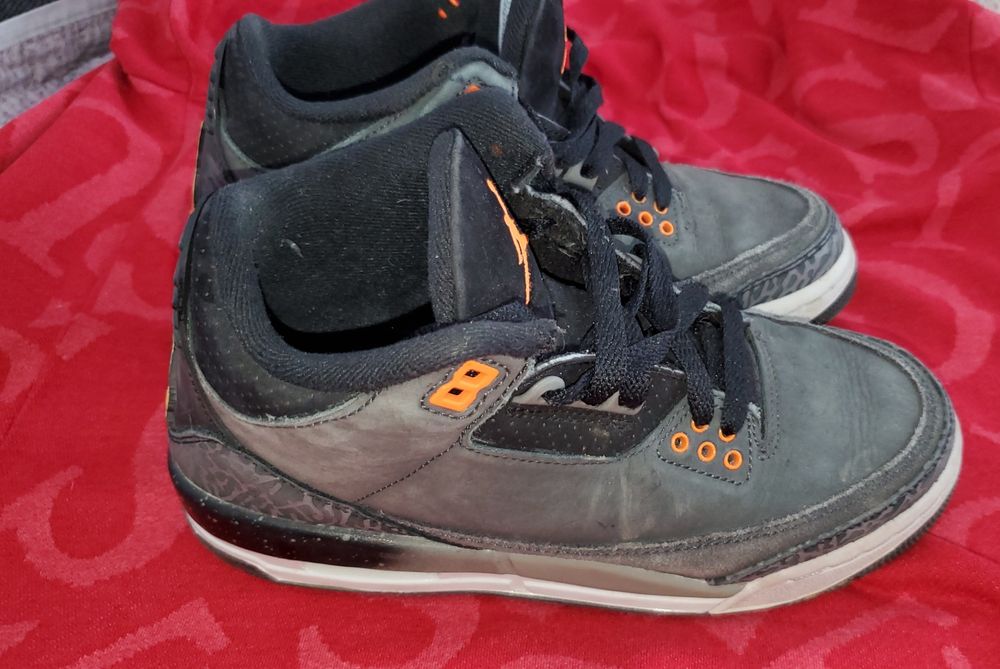 Jordan 3  marimea 38