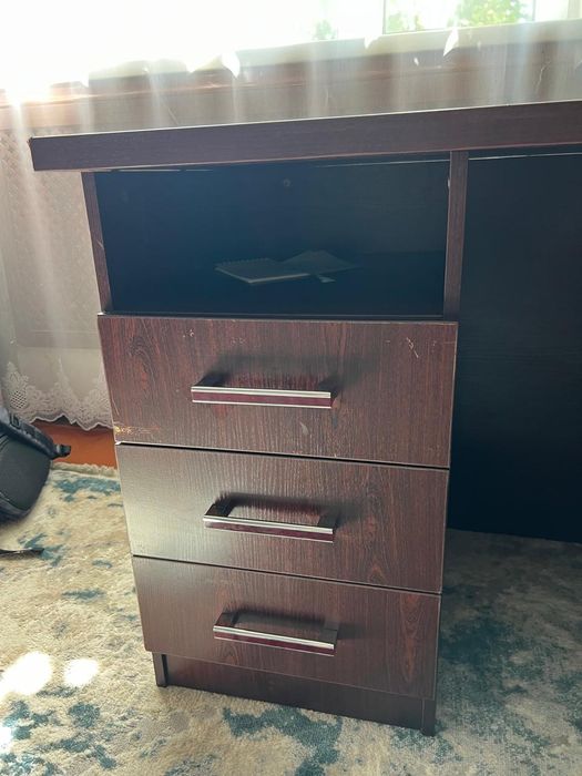 Офисный стол (в наличии 4шт.)