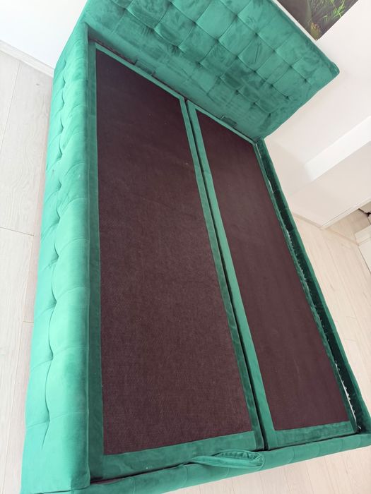 Vand pat tapitat,material catifea verde 140/200