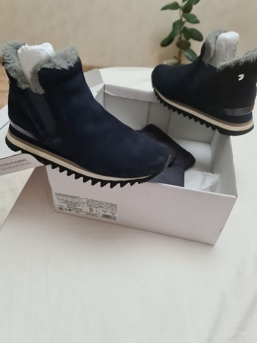 Продам женскую обувь