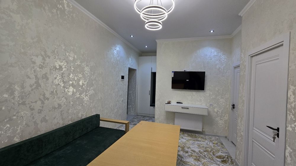 Квартира сотилади узимни уйим 5 этажлик лифтлиг дом курилиши зур дом