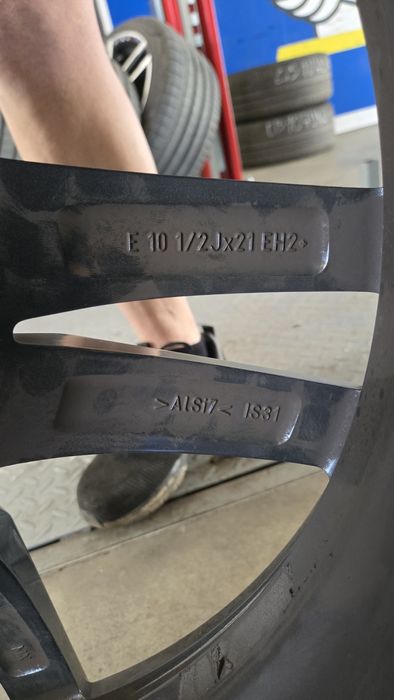 BMW X5 X6 оригинал !!!  джанти с гуми нти  295/35 21 На 315/35 21