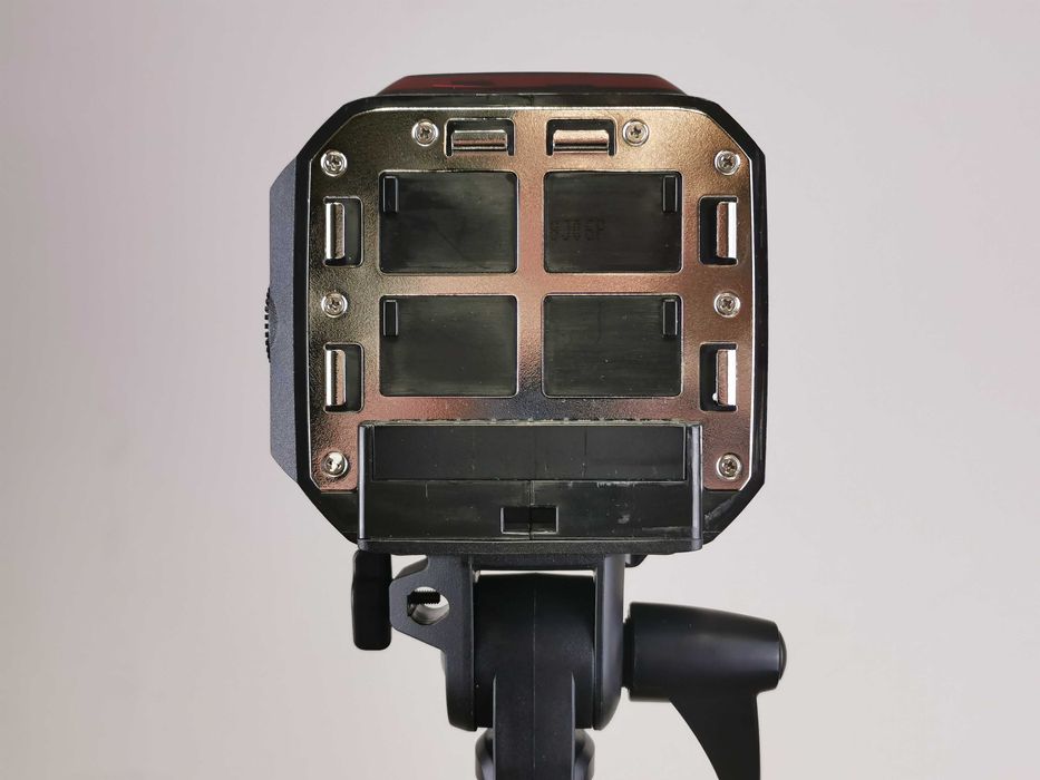 Godox AD600B TTL светкавица