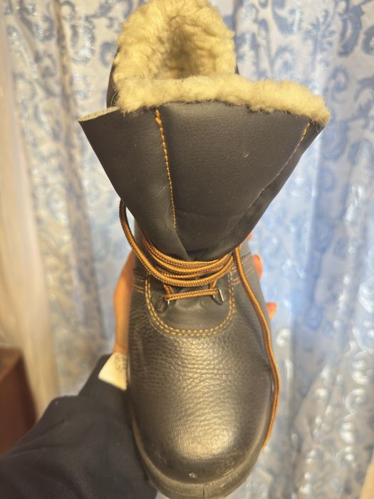 Рабочие зимние ботинки