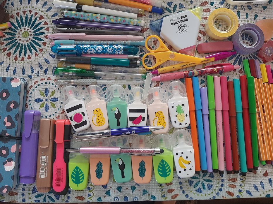 Лот от канцеларски пособия