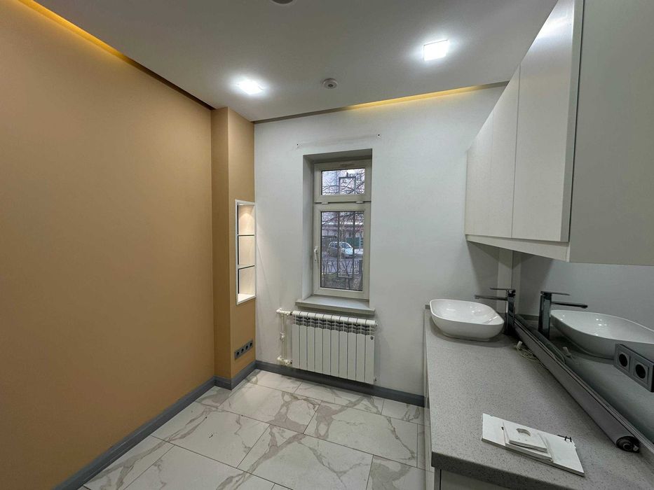 Аренда офиса в центре 145м2 - 8 комнат, ул. Мирабад, ор-р:Госпитальный