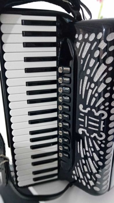 Vînd acordeon Zero Sette B 29 cassoto 2+2
