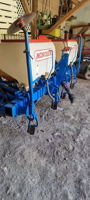 Semanatoare Monosem PNU 4 rânduri