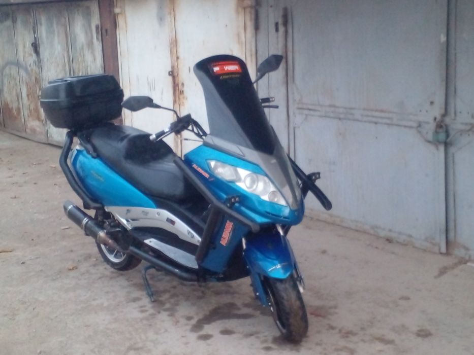 Прадаёца скутар Н.Макс 150см