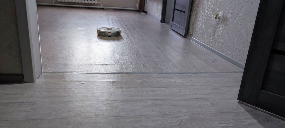 Продам срочно робот пылесос робарок с5 макс